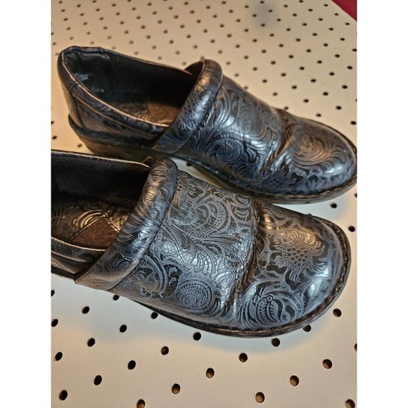BOC Born Concept Peggy Blue Floral Tooled Slip On Clog C45797 Womens Size 8.5M - Picture 1 of 6